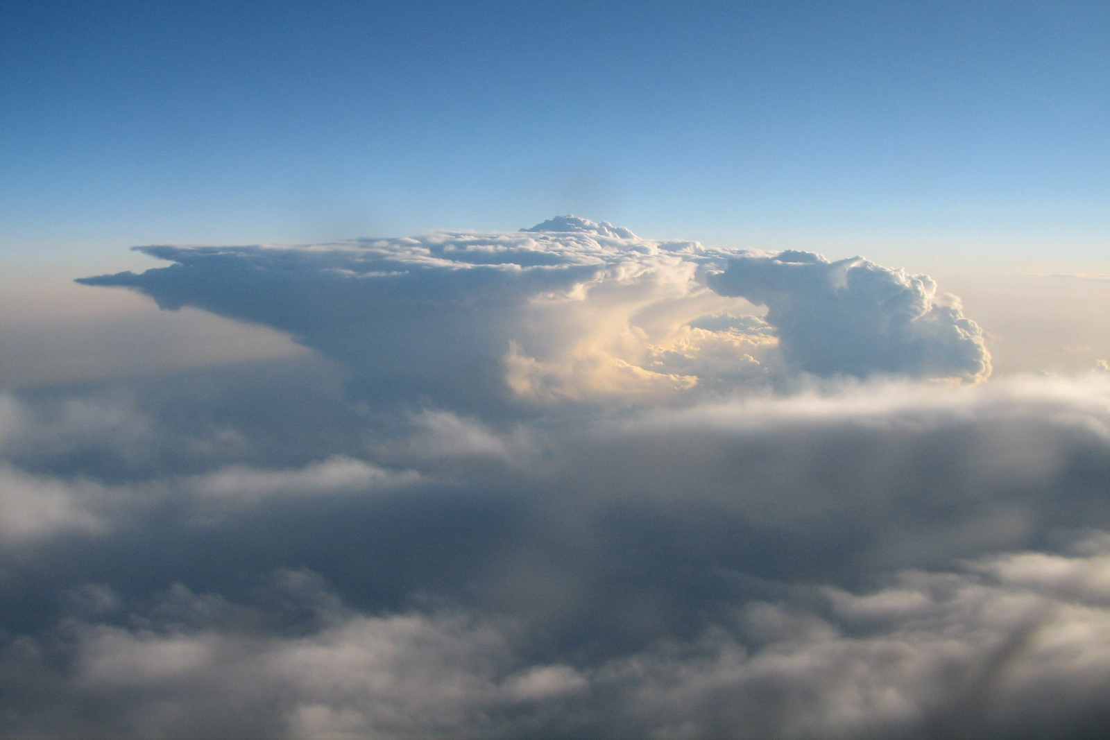 Thunderstorm over Oklahoma, seen from a plane.