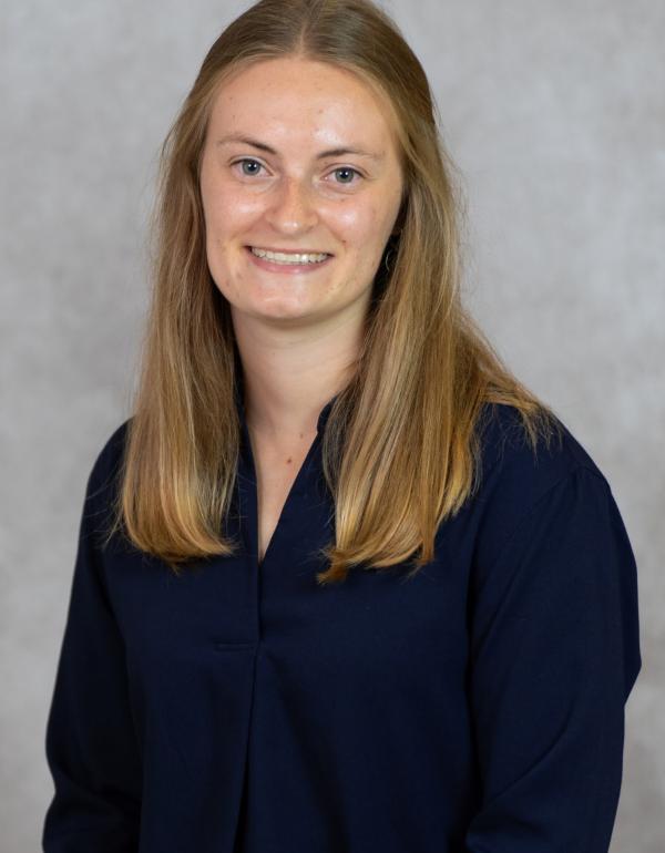 Headshot of Kennedy Lange