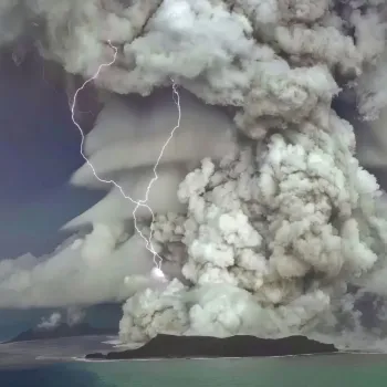 Hunga Tonga-Hunga Ha’apai volcano eruption plume